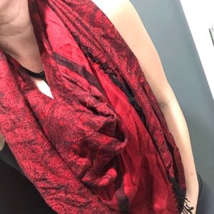 Red and black scarf